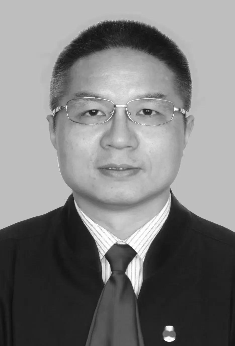 北京大成(南京)律师事务所王素军律师是董再强的跑友,也是前同事.