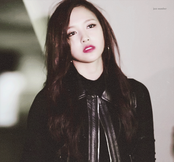 irene有种成熟女人的感觉,精修图和动态感觉很惊艳,之前看红毛的level