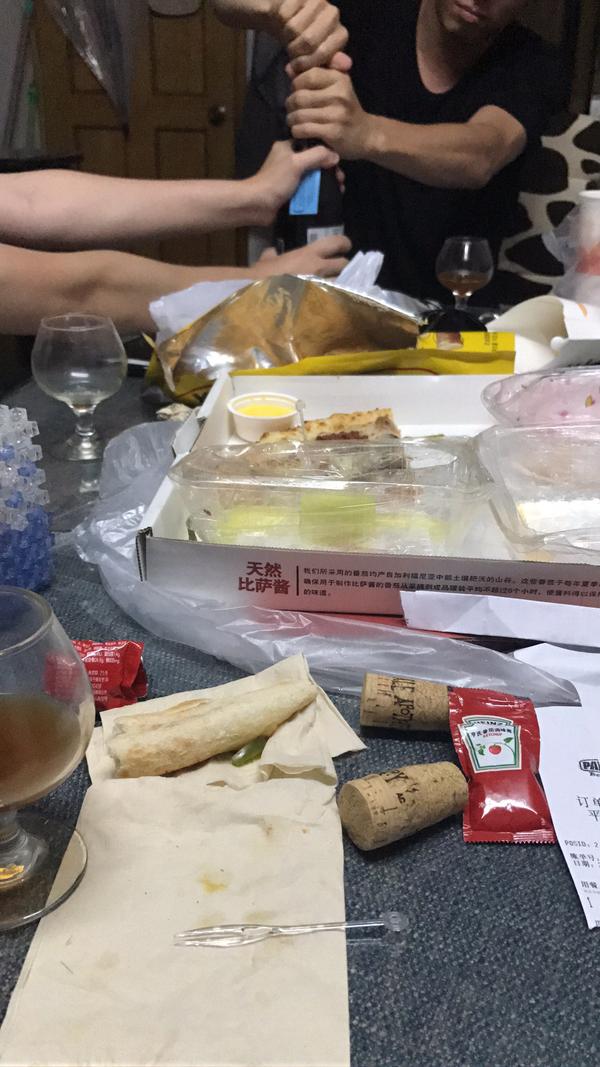 夏天又到了 各位爱喝啤酒的朋友说说啤酒配什么才最有