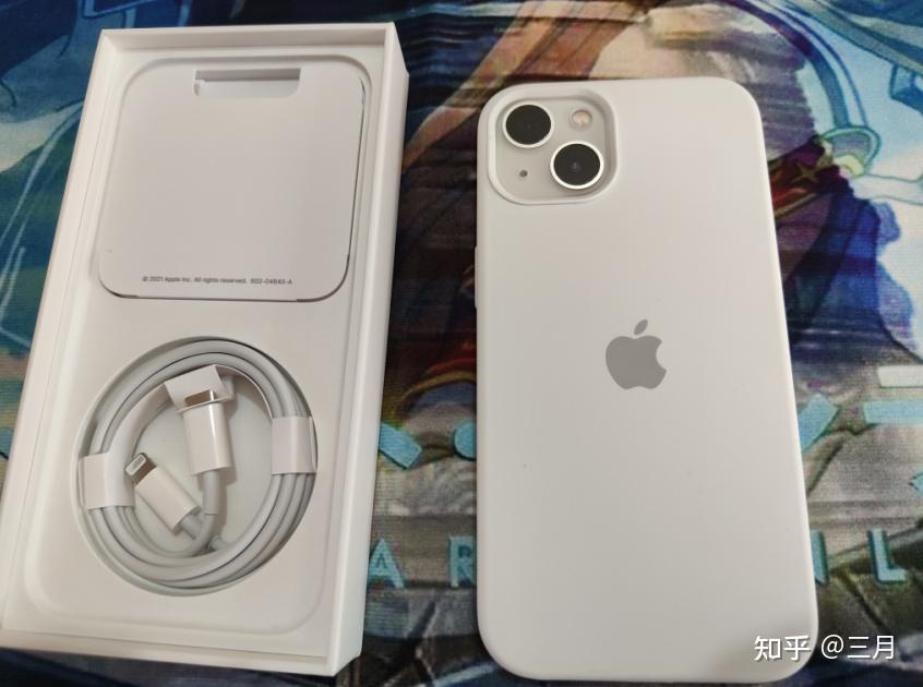 iphone13星光色开箱iphone13上手体验感受iphone13和iphone12怎么选择