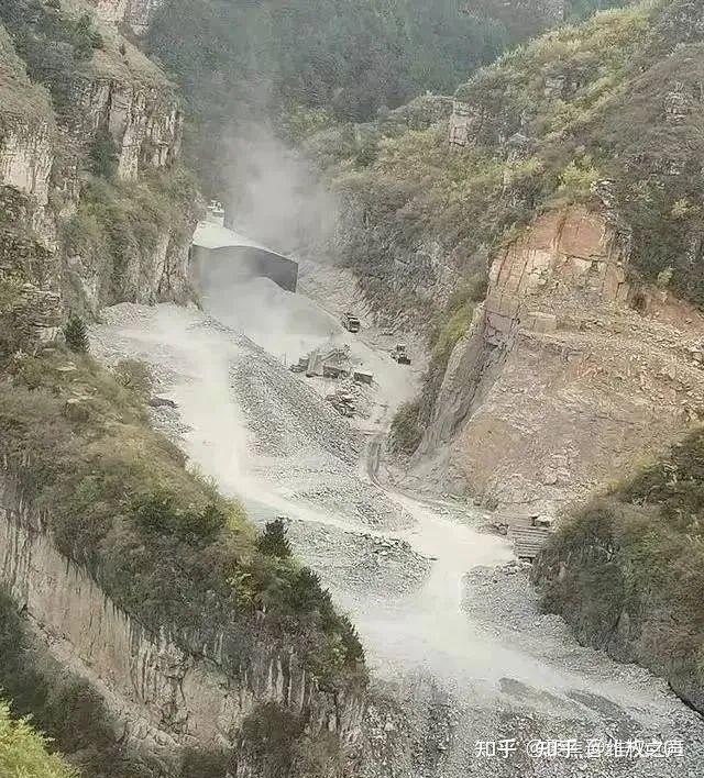 长治平顺县341国道配套石料场环境污染严重谁来监管