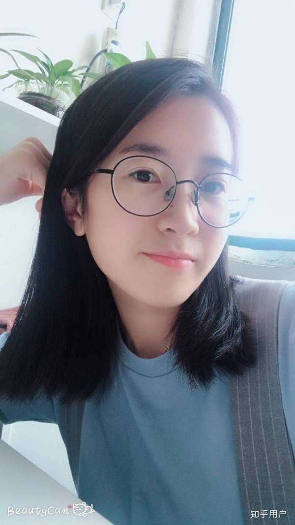 有个漂亮女朋友是什么样的体验?
