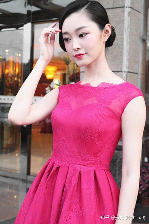 宋轶的美从何而来?多一些清新少一些艳丽,"好嫁风"穿搭刚刚好
