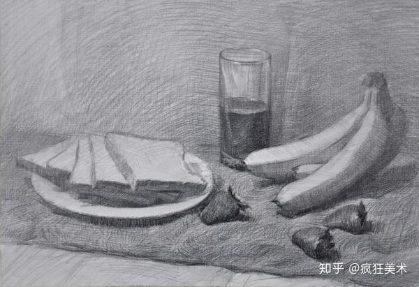 素描水果静物步骤五: 把物体的转折处画得深入些,进一步区别物体的