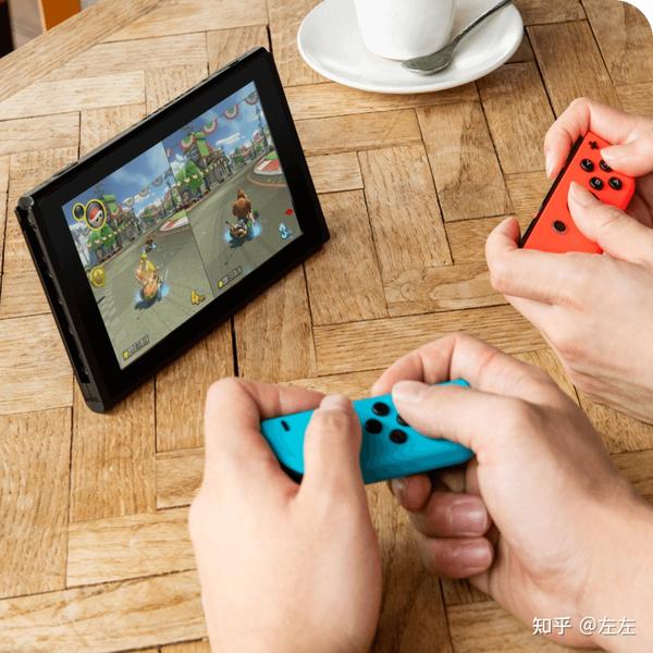 普通版switch:支持掌上模式,电视模式,平板模式三种不同模式 switch