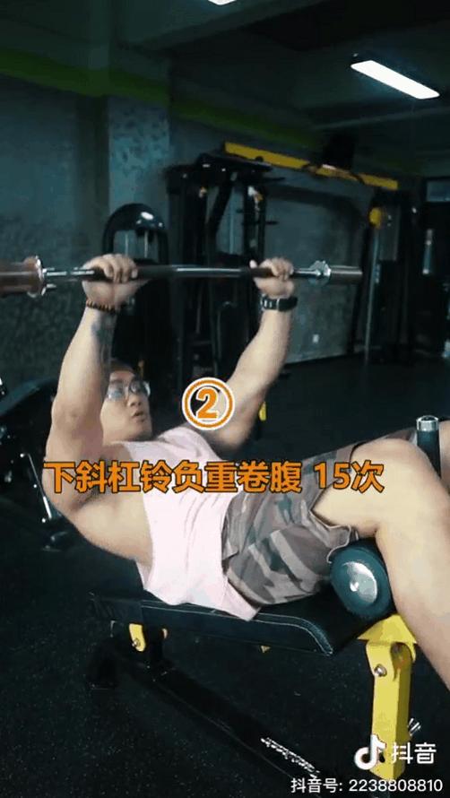 体脂率7%的腹肌长啥样?看完c罗的身材,就知道这屏幕不