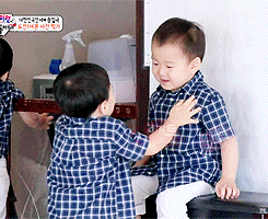 求韩国综艺节目超人回来了中宋民国小可爱的表情包or高清无码壁纸.