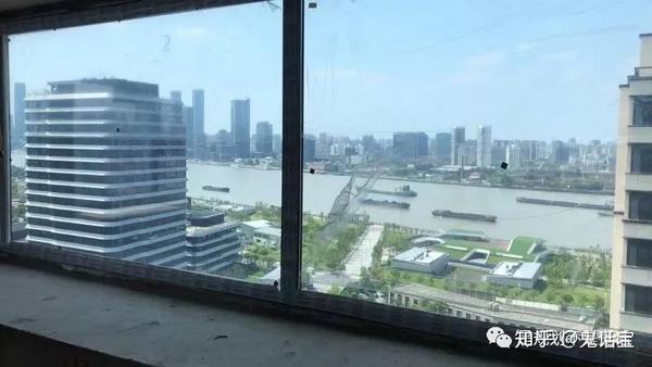 陆家嘴北滨江豪宅云集,该买哪个? | 楼盘快评