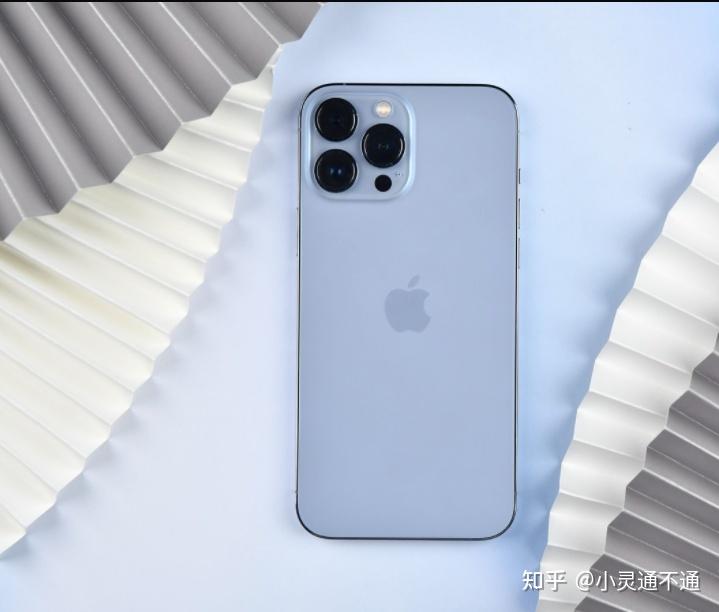 第一名:iphone13 pro max,旗舰手机中续航排名第一