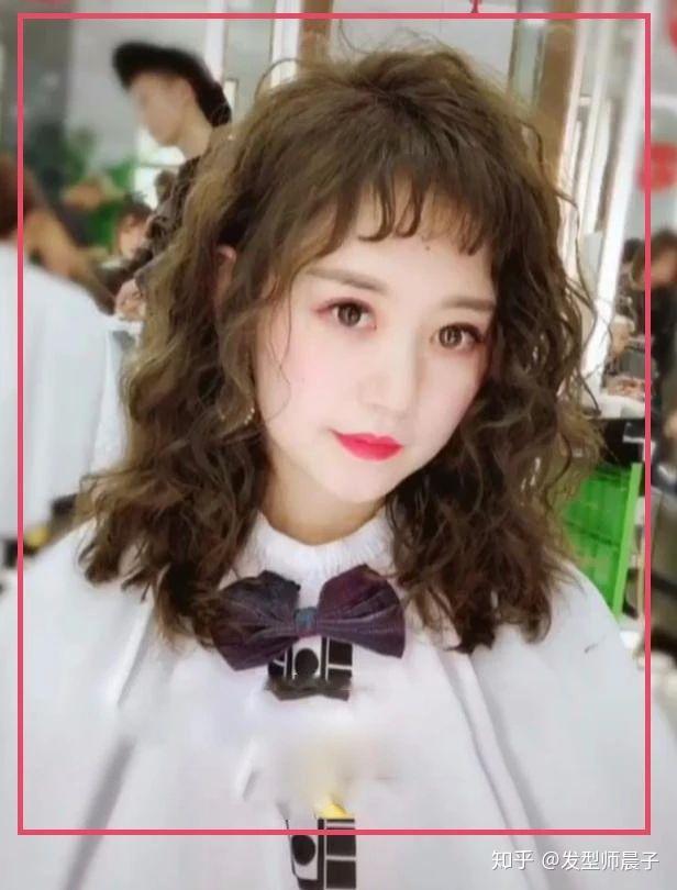 发型设计谁都适合烫羊毛卷