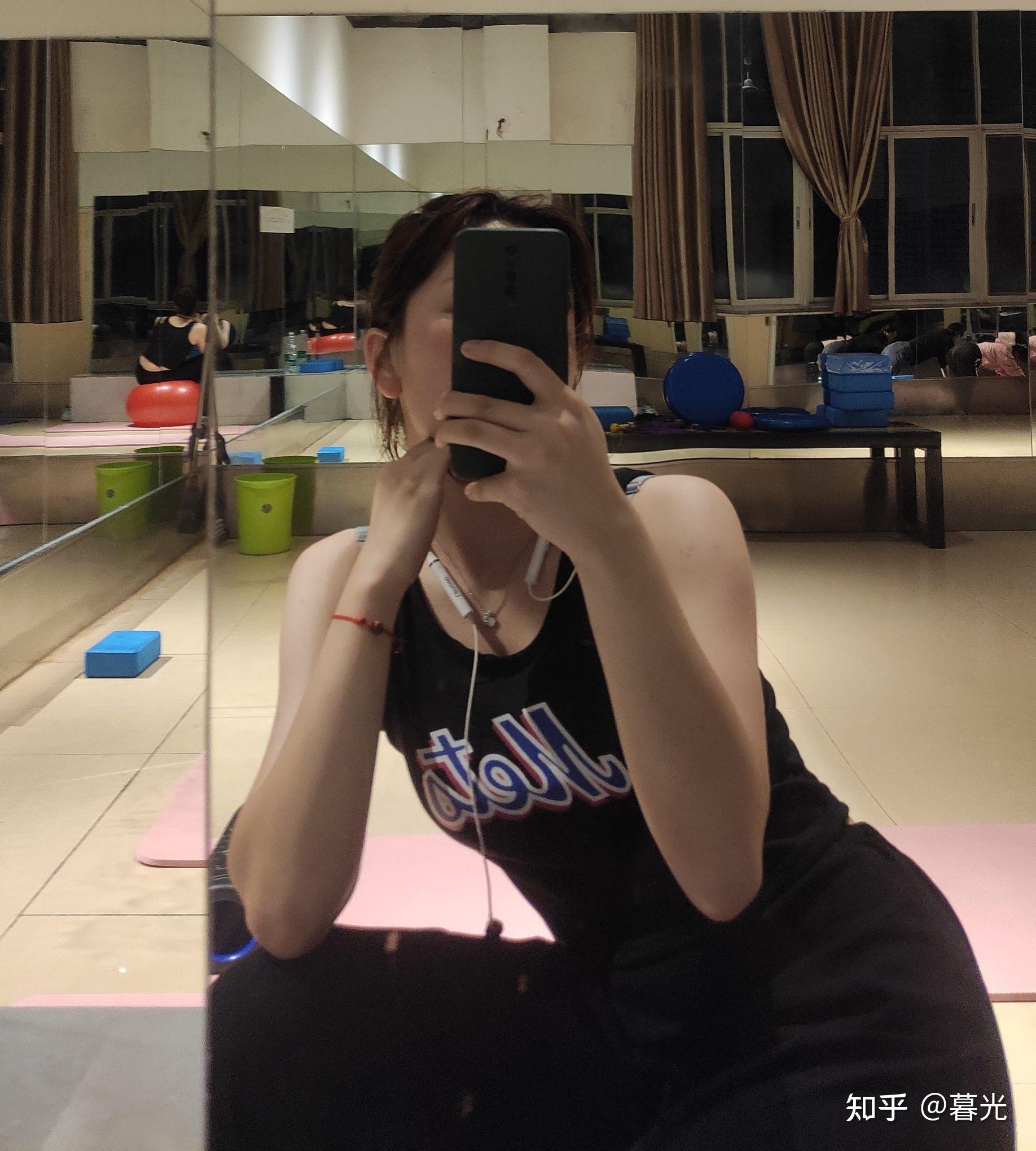去健身房健身女生如何穿着比较合适