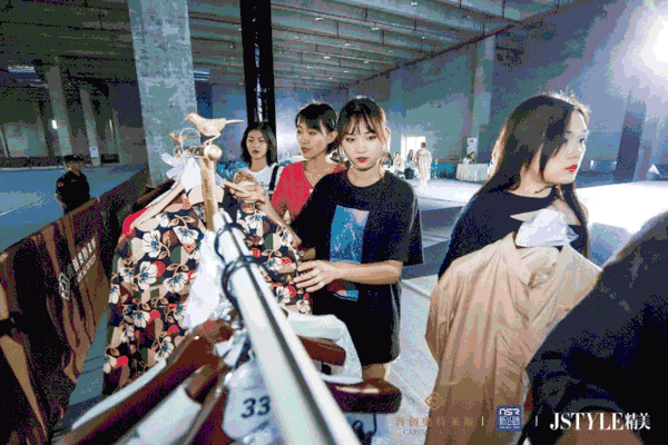 商业与秀场共舞 | 首创奥莱2019新丝路模特大赛,演绎时尚营销新模式