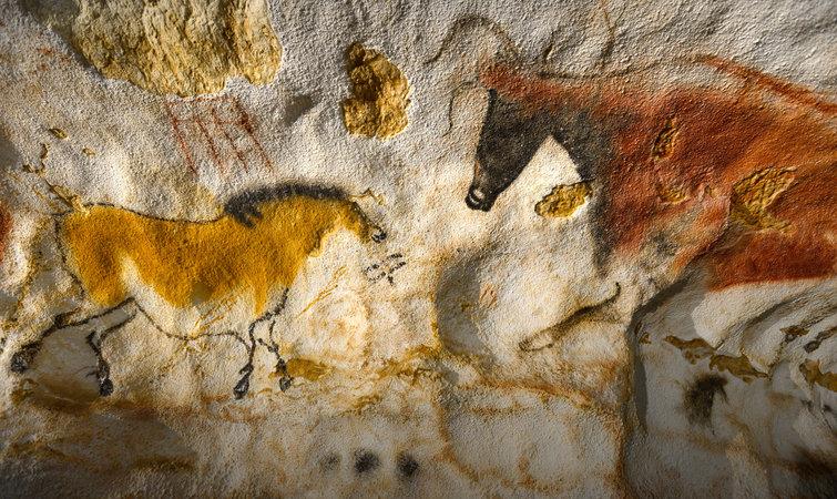 法国新建的这个游客中心复制了两万年前的拉斯科洞窟