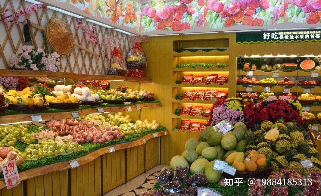 这家水果店不大,就二十几个平方,水果的平均利润在40%左右.