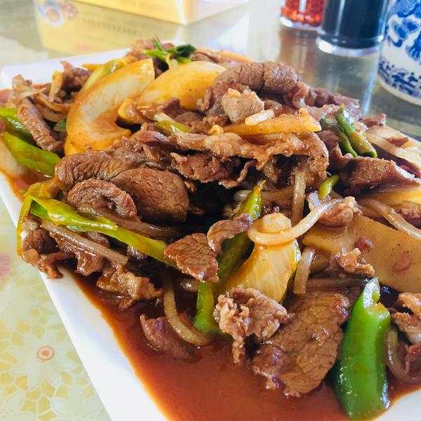 初到民勤,我已被这里的羊肉所折服,此刻再远的路途都是值得的.