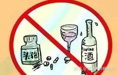 所谓双硫仑样反应,是指服用头孢类药物后,摄入乙醇,导致体内乙醛积蓄