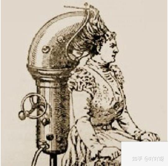 非常简陋的烘干机,成了吹风机最早的雏形,它通过烧煤来加热,当时还不