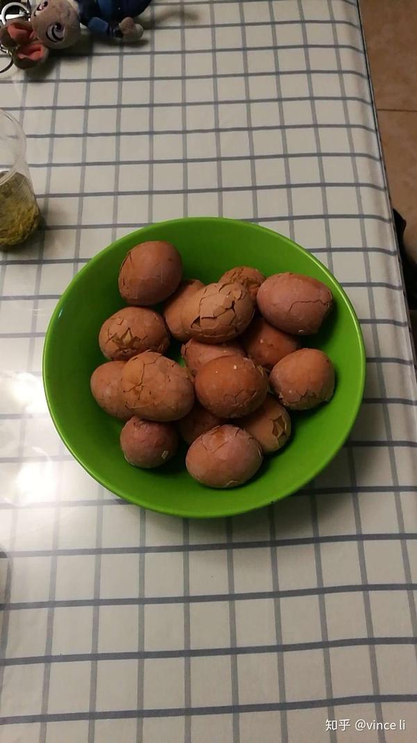 童子尿煮鸡蛋,这个只有东阳这边会吃而且只有这边人会煮,除了童子尿
