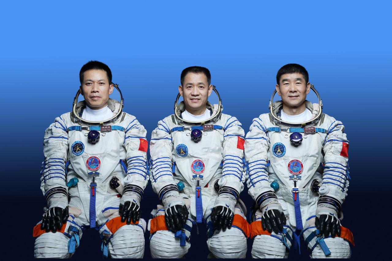 中国神舟12号将搭载3名宇航员升空进入空间站少将领队聂海胜三问苍穹
