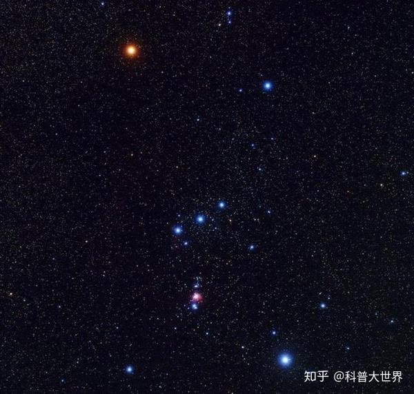 猎户座中最亮星,比太阳亮11万倍,大45万倍,或比参宿四先爆炸