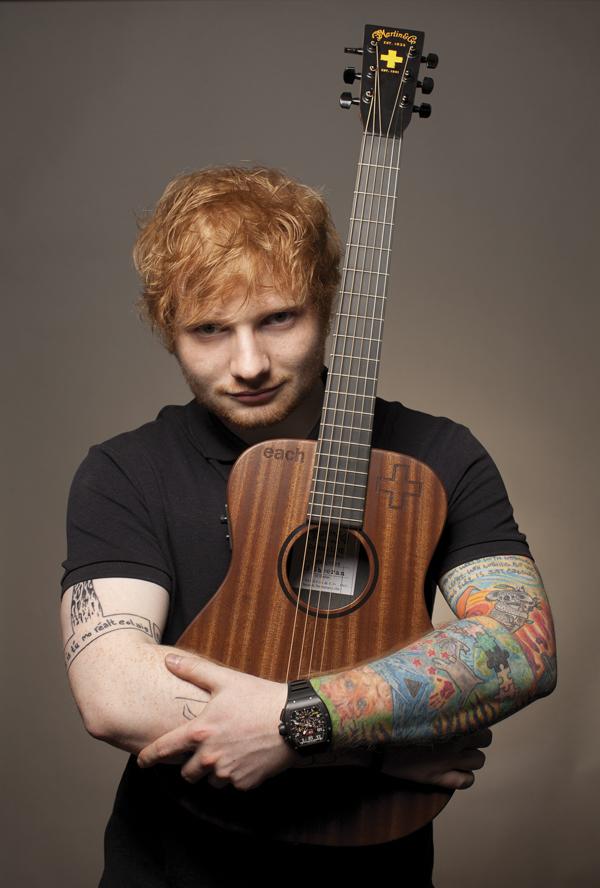 ed sheeran 在《÷》中用的马丁吉他型号?