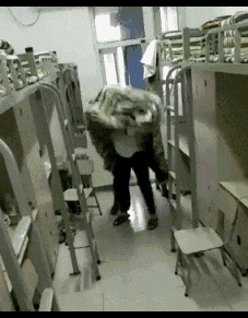 回忆杀 | 大学宿舍爆笑瞬间,那4年我们过得很开心