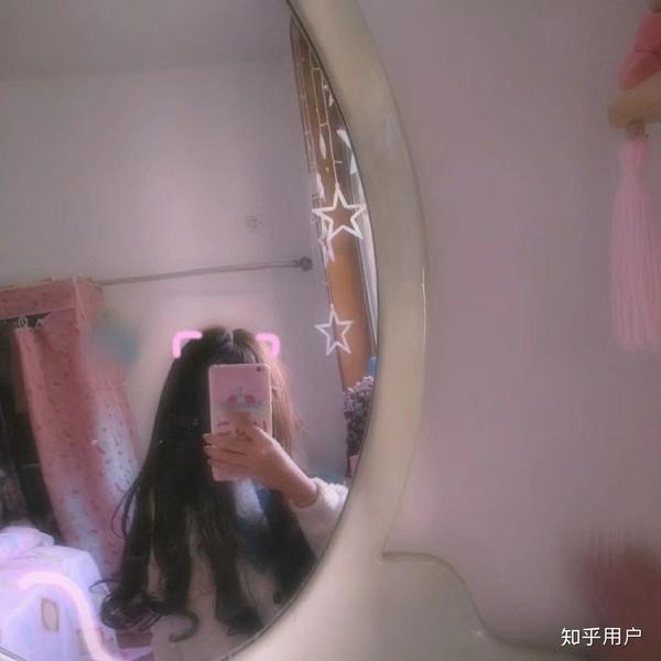 小姐姐好像还在读高中 所以应该没整过吧