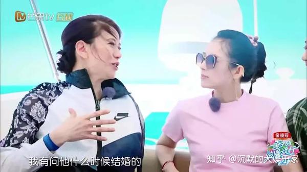 传出了绯闻,为了宣传两人还拍了婚纱照,泼辣的袁咏仪公开指责佘诗曼
