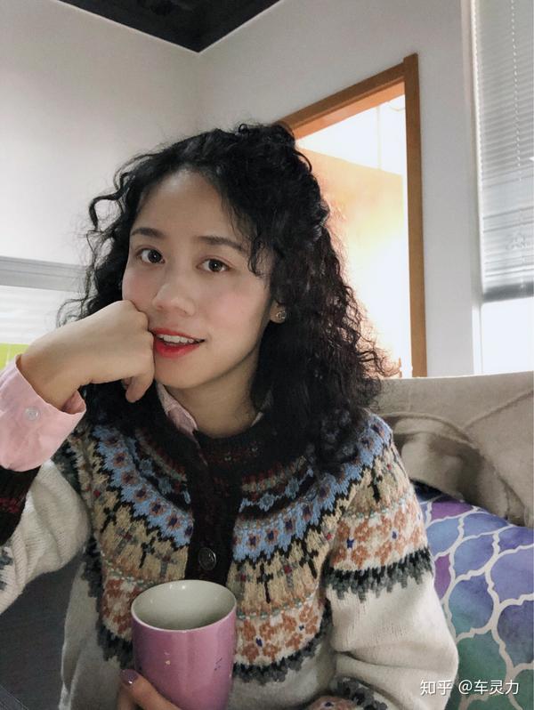被希琳娜依高的泡面头电中了,非常想烫一个类似的摇滚泡面头?