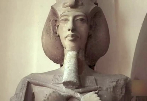 古埃及最伟大的那个法老拉美西斯有5个皇后,其中3个是他女儿,还有1个
