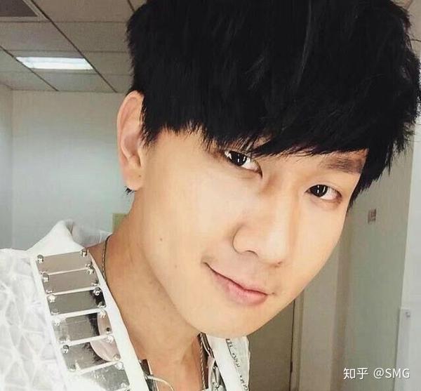 如何评价林俊杰的相貌
