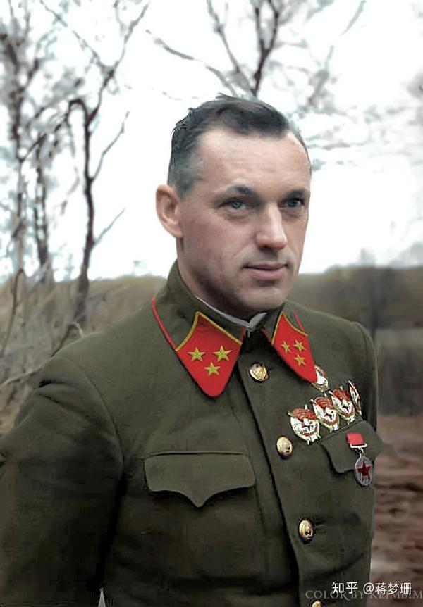 莫斯科保卫战期间率领第16集团军的罗科索夫斯基中将