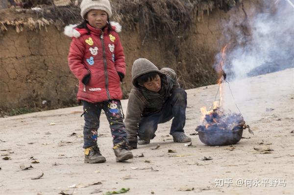 中国最穷之地大凉山的孩子们之一