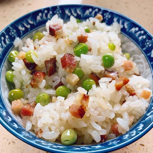 四川腊味腊肉豌豆糯米饭的家常做法 #低音号语音导游