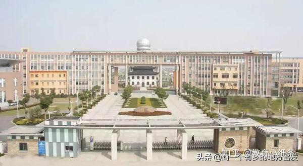 学校地址:苏州市吴江市松陵镇庞阳路1750号