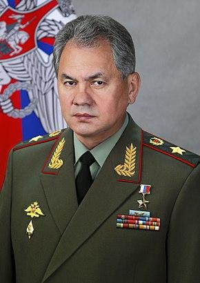着2008式常服的俄联邦防长绍伊古大将(内心os:看我的表情,我不喜欢这