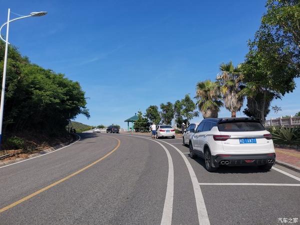 东山岛游记,缤越正面迎着阳光,好风景配靓车