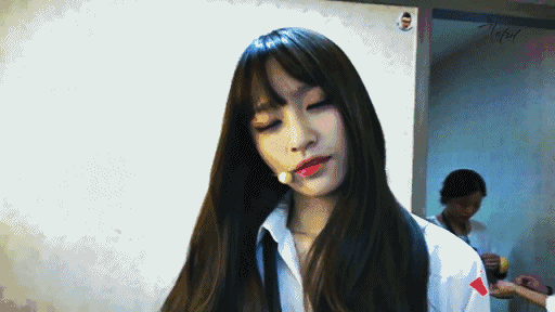 如何判断一个女生是否喜欢你呢?