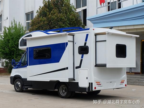 依维柯双拓展房车,外观时尚大气,内部宽敞明亮,有喜欢
