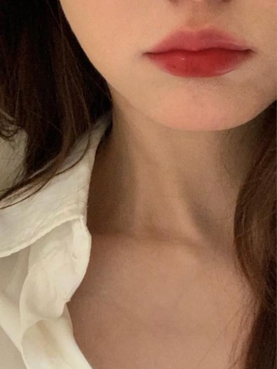 女生嘴巴好看是一种什么体验?