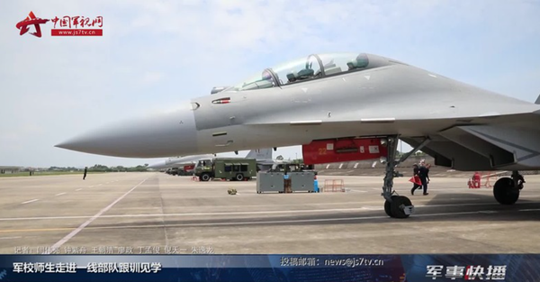 海军航空兵正式装备歼16 可发射航母克星鹰击12反舰导弹