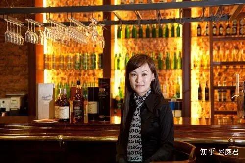 这几个华人"女酒鬼",堪称威士忌圈里的女王代表!