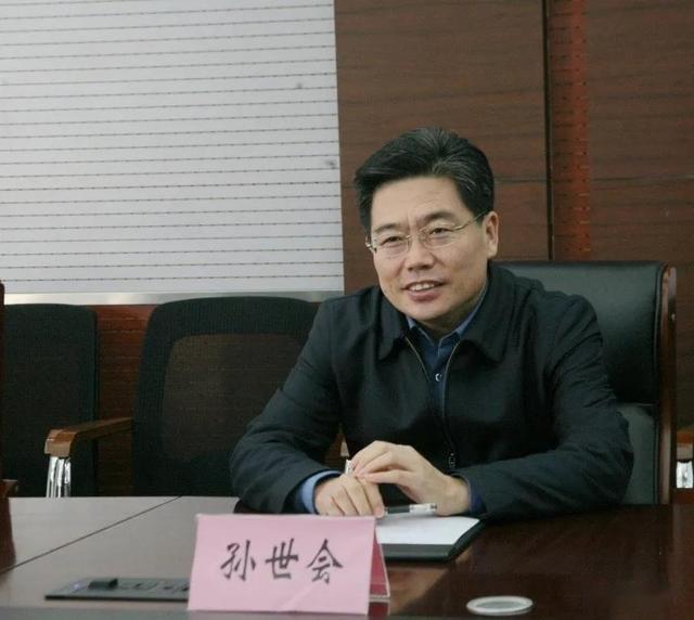 必须给济南城管局局长孙世会点赞接地气好领导