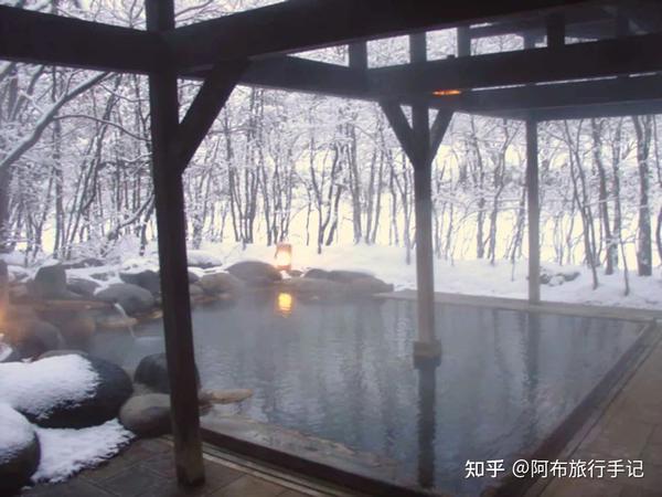 银婚汤的雪中露天浴池/日本秘汤守护协会官宣图