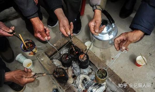 甘肃武山,吃着酥脆的油饼,喝着醇香的罐罐茶,是人生一大乐事