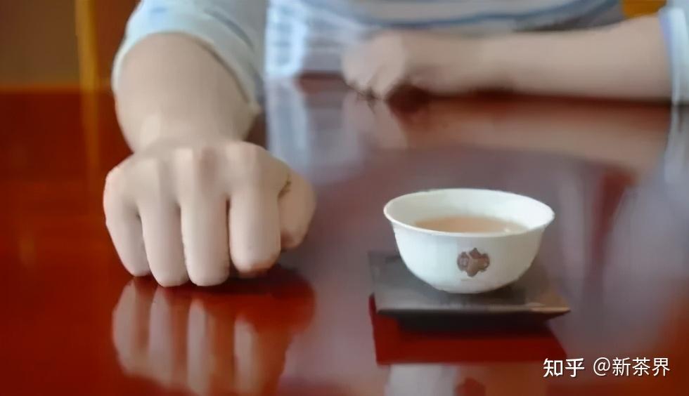 新茶界每日分享这样的叩手礼仪才是真的得体