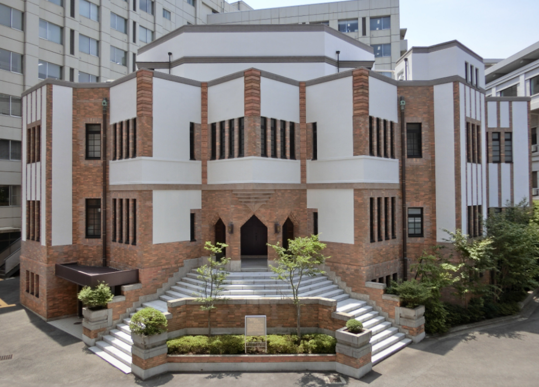 驹泽大学是一所佛教大学,作为最早为日本佛教曹洞宗的僧侣教学的机构