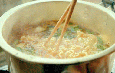 他是方便面之父,2次入狱,4次破产,60岁拯救世界:吃饱了,天下太平!