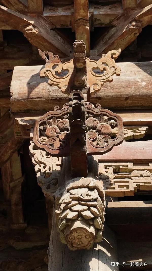 中国古代劳动人民的卓越才能和和艺术创造力,堪称传统民宅建筑艺术的