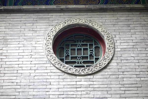 北京恭王府后罩楼的窗户都不同吗?